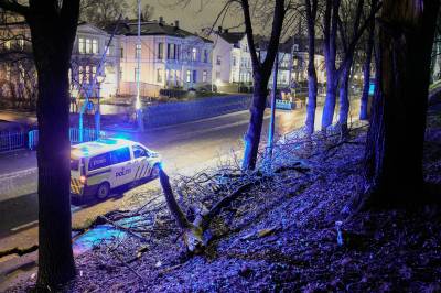 Vegtrafikksentralen: Mange veier er oversvømte etter nattens uvær