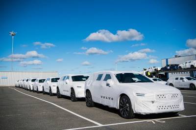 Volvo Cars kollapser på Stockholm-børsen etter jobbkutt-varsel