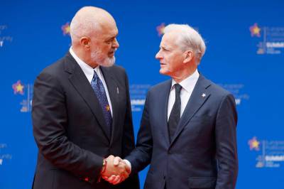 Støre vil ha tøffere tiltak mot Russland