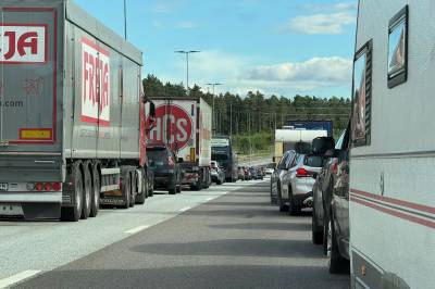 Trafikkulykke på E6 i Moss – flere biler involvert