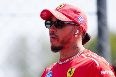 Hamilton rasende etter Ferrari-kollisjon: – Ingen regler