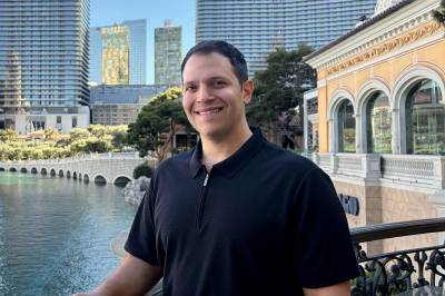 Han oppfyller ønskene til rike amerikanere i Las Vegas