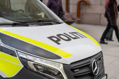 Innsatsleder møter pressen i forbindelse med funn av håndgranatlignende gjenstand