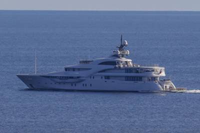 Putins superyacht flyttet i all hemmelighet