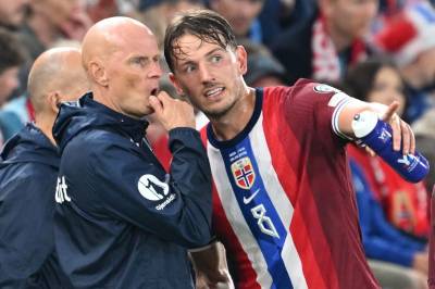 Ståle Solbakken og Sander Berge møter pressen