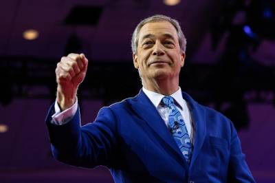 Den britiske valgvakten vurderer om Nigel Farage skal granskes på grunn av en ukjent donasjon på 5 millioner pund