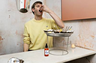 Østersen er «tilbake». For Lars Vaular begynte det som et partytriks.