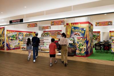 The Pokémon Company skal ta i bruk ansiktsgjenkjenning i « Pokémon TCG-butikkene for å hindre svartbørshandlere