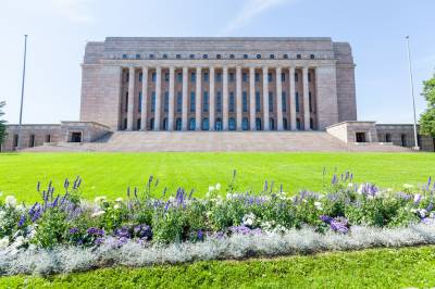 Finsk riksdagsrepresentant funnet død ved selvmord i Riksdagen