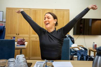 Aps sjef på Stortinget: – Må sette foten ned