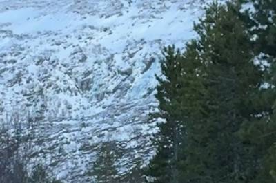 Bil på ville vegar i skiløypa