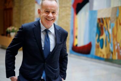 Epstein-gransker får 2,3 mill. i lønn