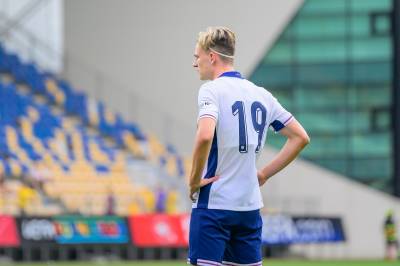 Chelseas Jesse Derry ble kjørt til sykehus under Premier League-debuten, og legger ut på Instagram etter hjernerystelse