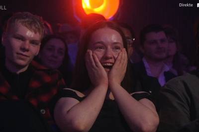 Sigrid stakk av med P3-prisen: Brast ut i tårer på direkten