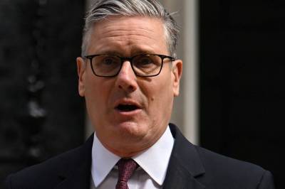 Statsminister Keir Starmer går av som leder for Labour