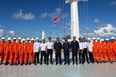 Norske skip over hele verden hedrer kong Harald
