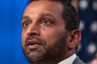 President Donald Trump vurderer å avsette FBI-sjef Kash Patel