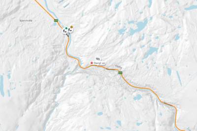 – Kollisjon mellom trailer og personbil