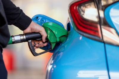 Regjeringen: Drivstoffavgiftene kuttes