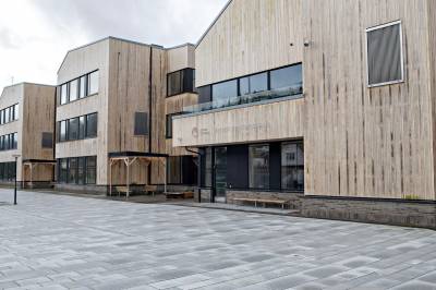 – Har bygget vorte det naturlege sentrumet foreldra drøymde om?