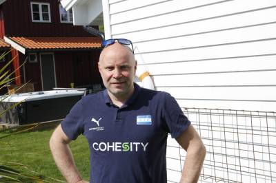 Thomas (49) brenner for trygge rammer for ungdom på Nordstrand: – Det er Saturday Night Live hver trening