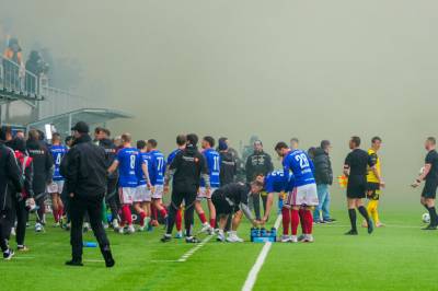 Sendte begge lagene i garderoben etter blussfest