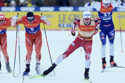 Klæbo til topps i Tour-sprinten