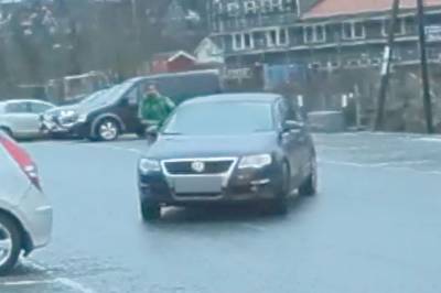 Blir nesten rygget over av butikktyv