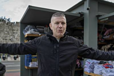 - Dreper alle som står i veien