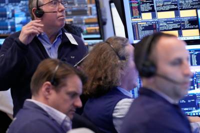 Wall Street til rekordnivå – venter på signaler om våpenhvile