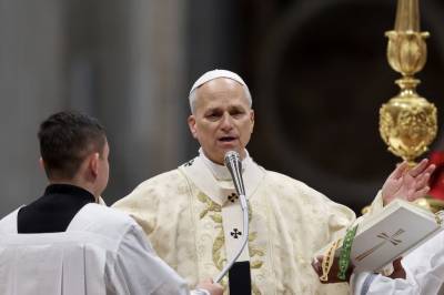 Pave Leo oppfordrer til mot for å få slutt på krigen i Ukraina i sin første julemesse som pave