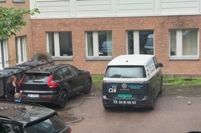 SE: Prinsessen på vei inn til sykehuset