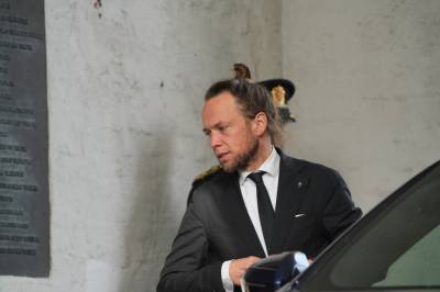 Hoffsjefen kom uten snutehatt