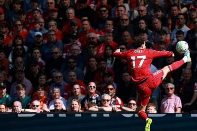 Liverpool-supporterne feller en tåre – Curtis Jones har forlatt Anfield
