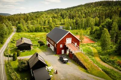 Skipsmegler Peter M. Anker selger: – Vi er ikke rike nok til å flytte til Sveits
