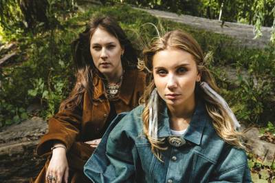 Ella Marie og Katarina Barruk: Ord med så mye kraft