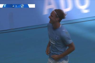 Erik Botheim setter 4-2 mot Halmstad