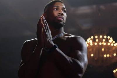 Tyson Fury mot Anthony Joshua: Endelig er kampen «signert, forseglet, levert»