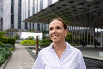 NRK-kommentator Cecilie Langum Becker går til Røkke