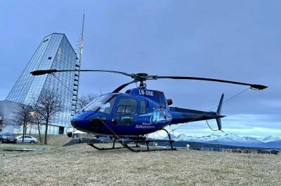 width=device-width, initial-scale=1, viewport-fit=cover