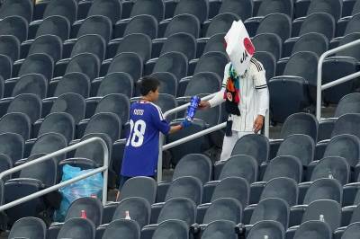 Japanske fans hylles etter VM-kamp