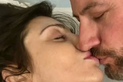 Deler søt gladnyhet