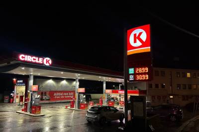 Politikarane må slutte å late som om omverda ikkje finst