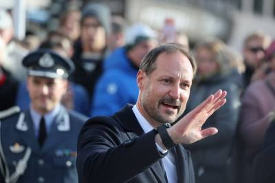 Kong Haakon møter pressen