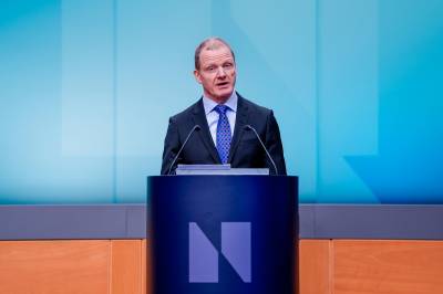 Norges Bank: – Stor usikkerhet om utsiktene for internasjonal økonomi