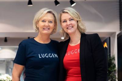 width=device-width, initial-scale=1