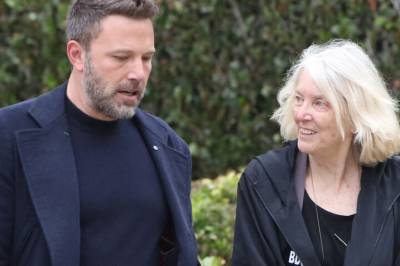 Affleck-brødrene har mistet mora