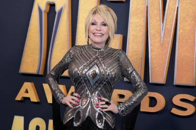 Dolly Parton (80) avlyser igjen