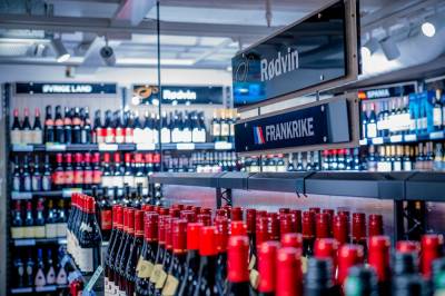 Hvert år dør mellom 2600 og 4000 personer i Norge av alkohol