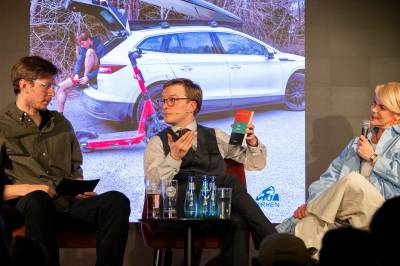 Vår anmelder: Tøyselivepodden «Bugge Bang Live» overgår både mannosfæren og medienes podkaster